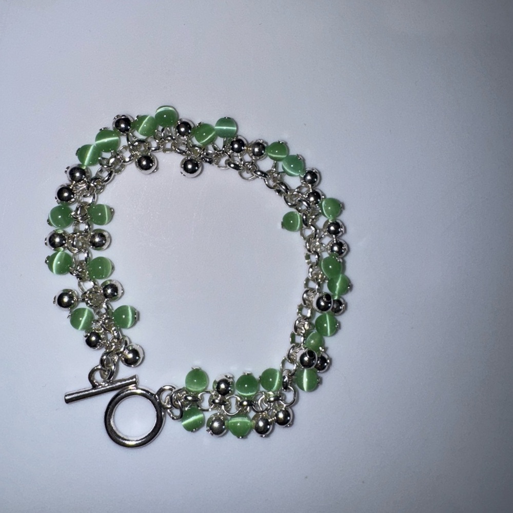 Elegant Green and Silver Beaded Bracelet